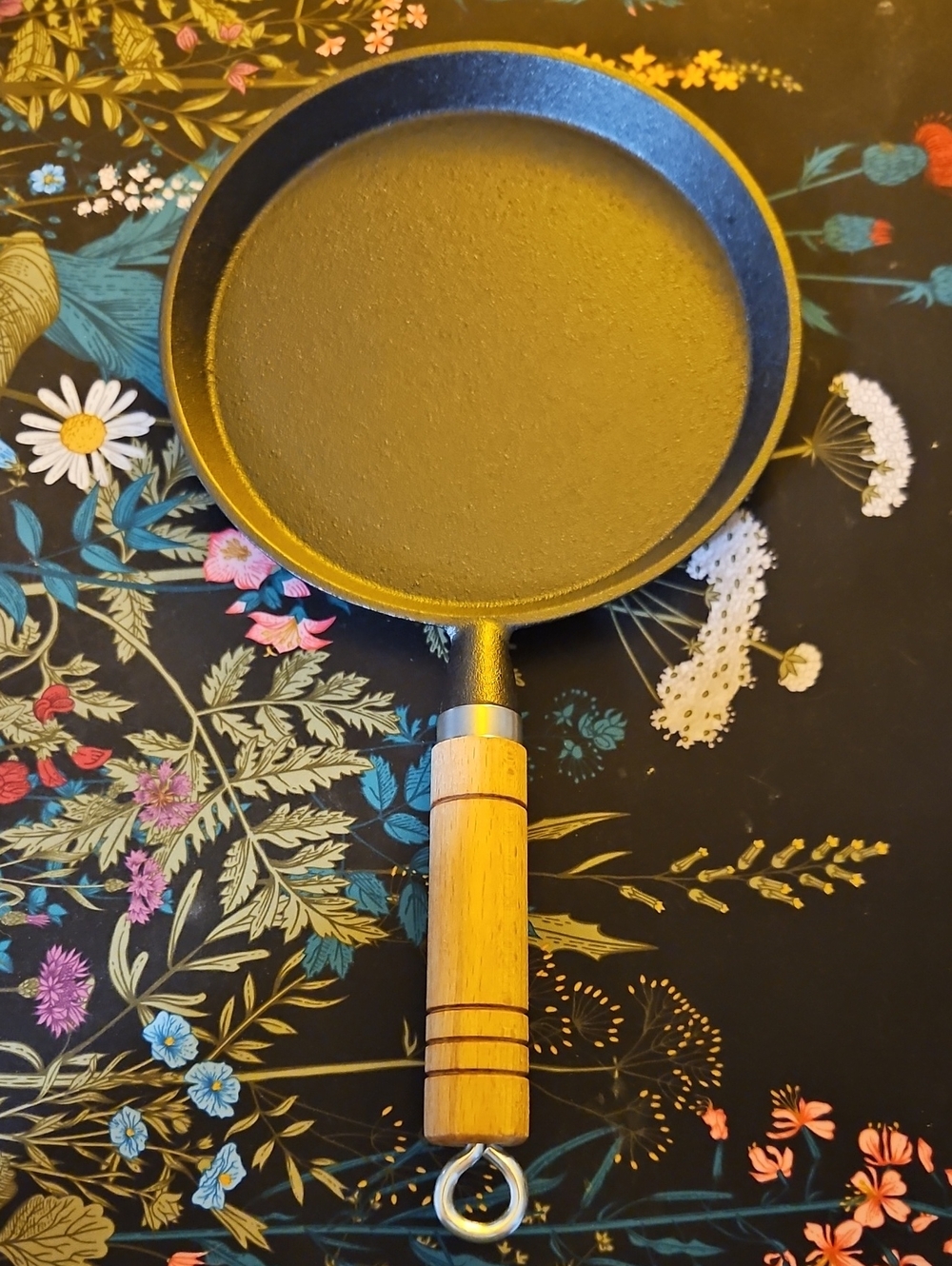 Vintage WKM Cast Iron Skillet Pan with Detachable Wood Handle - NWOT